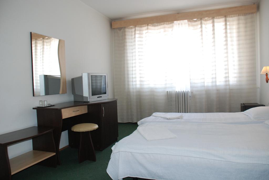 Hotel Merkur Miercurea Ciuc Δωμάτιο φωτογραφία