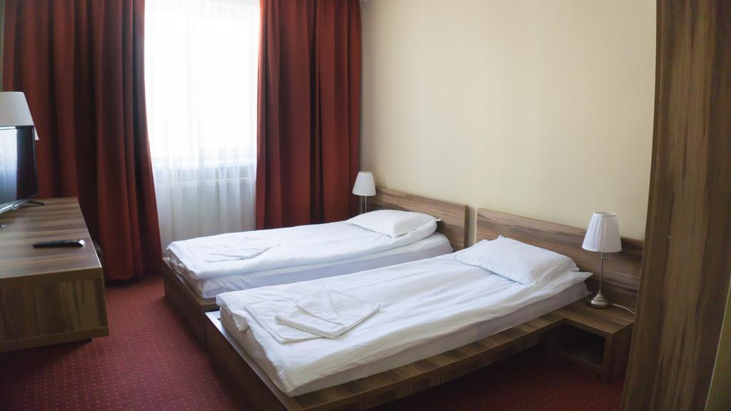 Hotel Merkur Miercurea Ciuc Εξωτερικό φωτογραφία